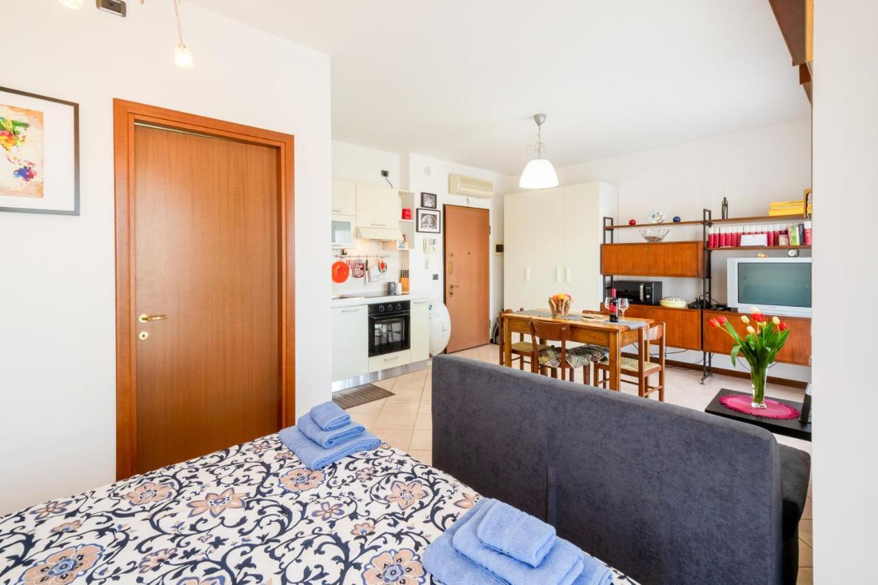 Parma Fiere Studio Con Parcheggio E Balcone Apartment ภายนอก รูปภาพ